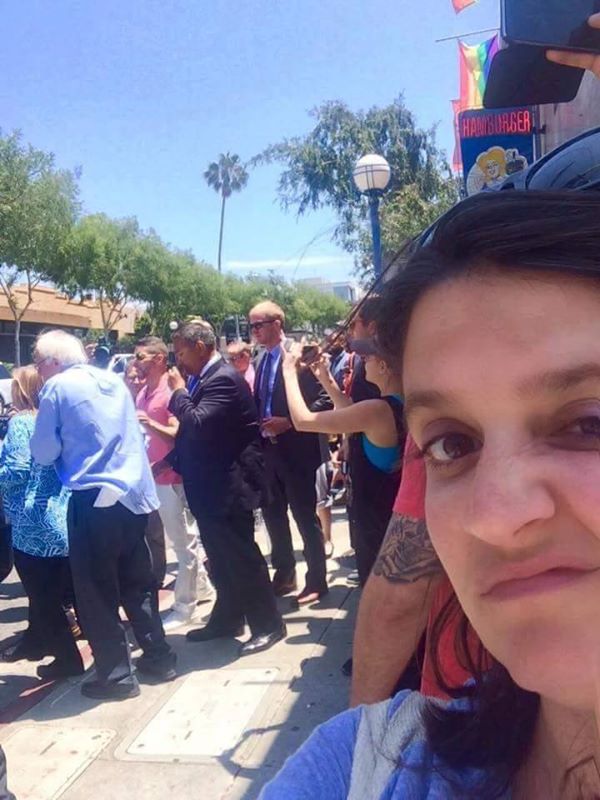 CkOyPKSVAAI0207.jpg:large