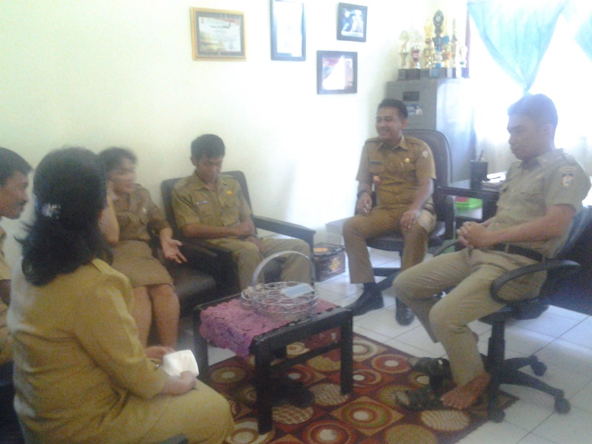 Tabe senin 06/06/16 dilakukn rpt koordinsi membhs tntang peningktn kbrsihan wilyah <a href="/cmtujungpandang/">Camat Ujung Pandang</a> <a href="/DP_dannypomanto/">Danny Pomanto</a>