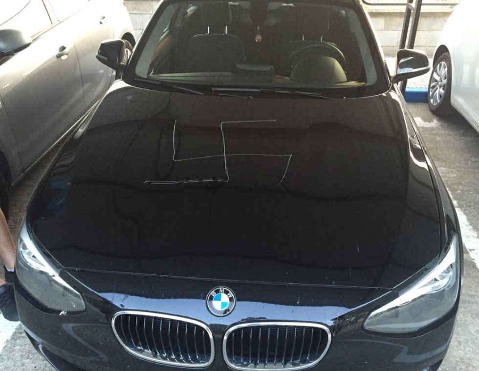 Atentado contra los coches de los jugadores del filial del #RealZaragoza: dozz.es/sah0i1