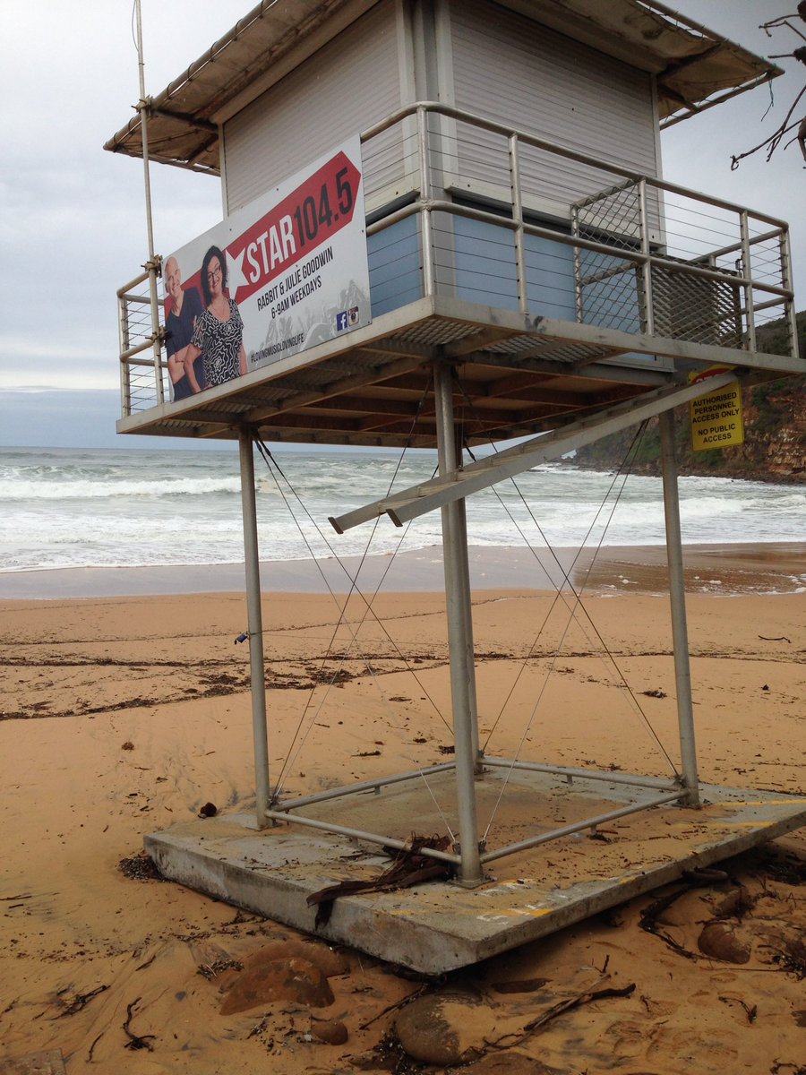 G_J_Russell's tweet photo. The leaning lifeguard tower of #Macmasters beach #SydneyStorm https://t.co/0aWLFSkHY3