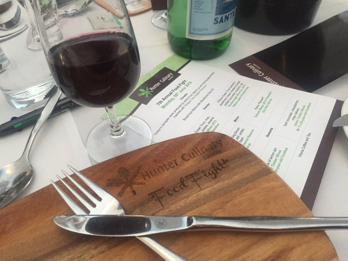 deborah0z3's tweet photo. Ready for the #foodfight #hunterculinary @bushrangersbar @Fassnidge73 with James & Emma https://t.co/PvJgwxLgH4