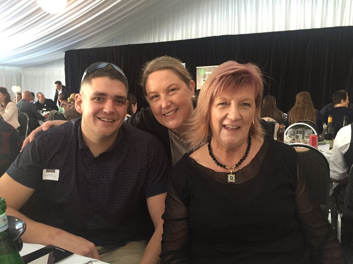 deborah0z3's tweet photo. Ready for the #foodfight #hunterculinary @bushrangersbar @Fassnidge73 with James & Emma https://t.co/PvJgwxLgH4