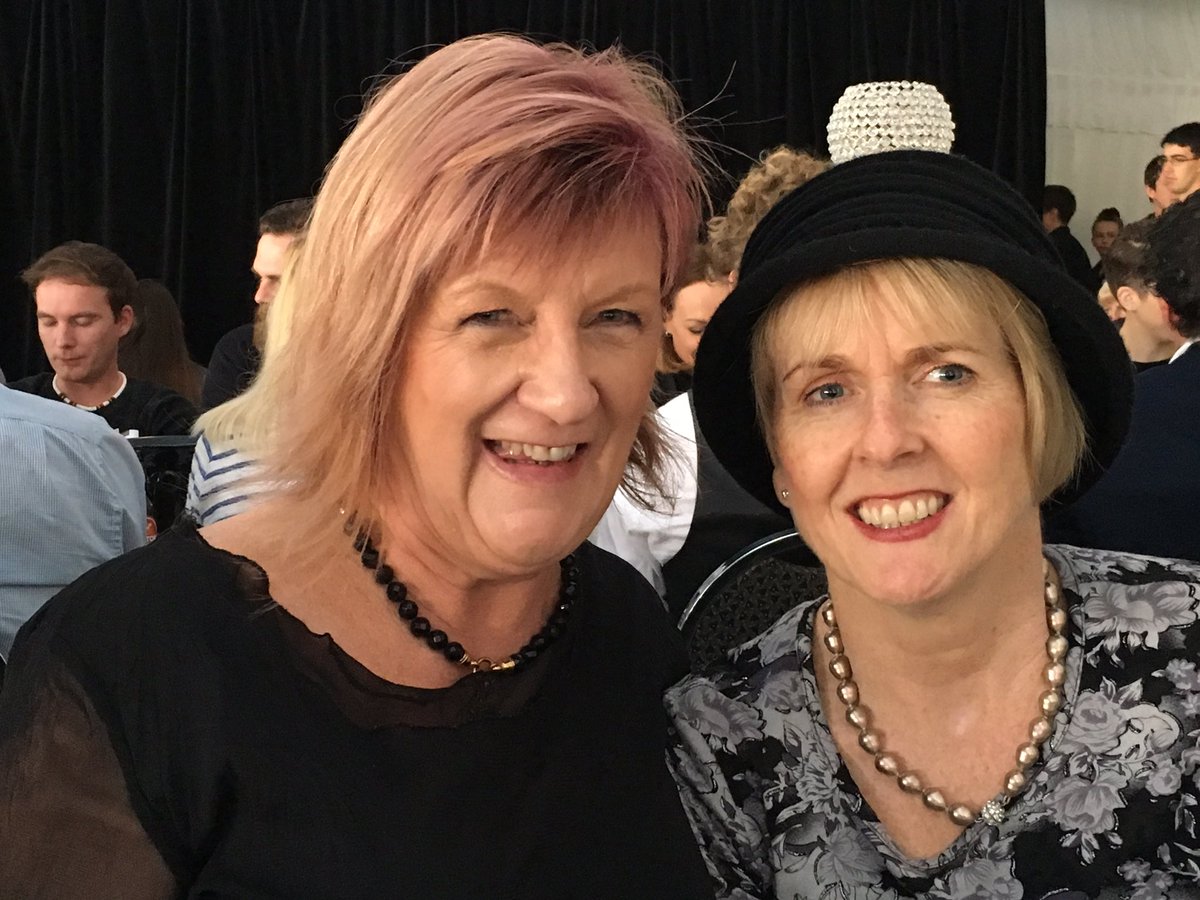 vicki_woods_au's tweet photo. #GorgeousGals @hunter_culinary #FoodFight2016 #CypressLakes @deborah0z3 @Scratchleys @andy_olivetree https://t.co/4HbDO8iRrg