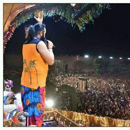 Harshit_770's tweet photo. #RolemodelMSG super here Dr. Sant gurmeet ram rahim singh insan ji👇 https://t.co/FVjSoUo0U4