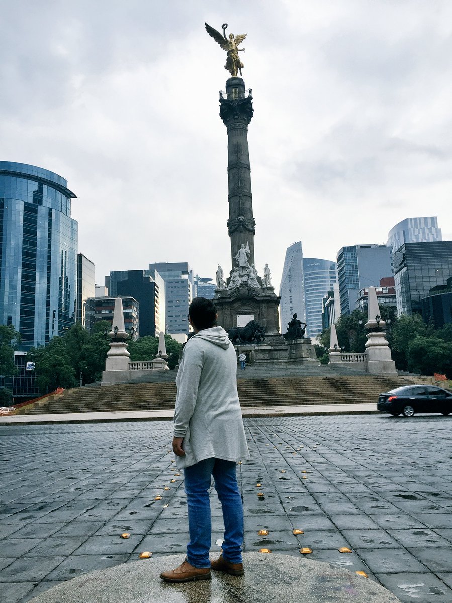 Oscar_Santoyo's tweet photo. Te prometo que vuelvo pronto #CDMX #LoveIsLove #PosEstosQueSeCreen #SteeetStyle #Blogger #Fashion #RT. https://t.co/fqgHqYVuVS
