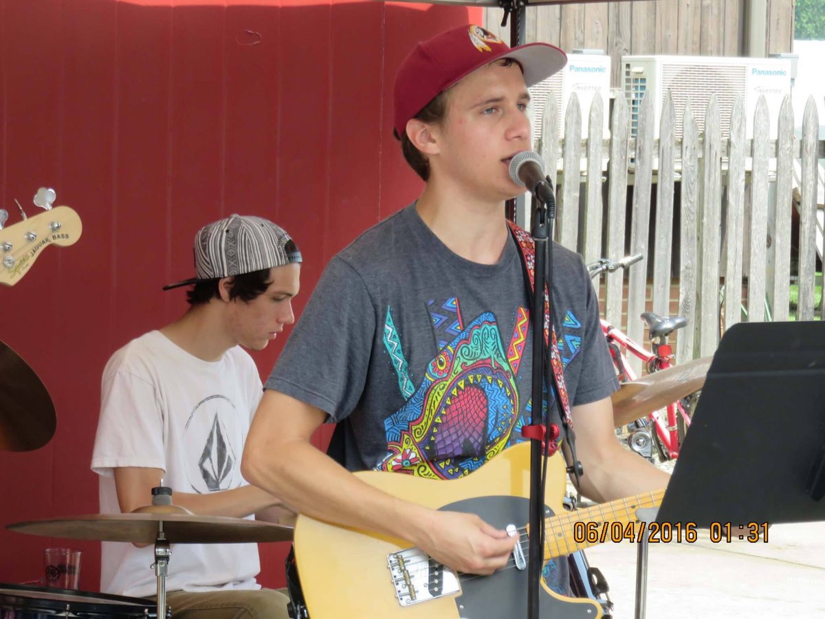 Straw Dogs (Straw_Dogs_Band) Twitter