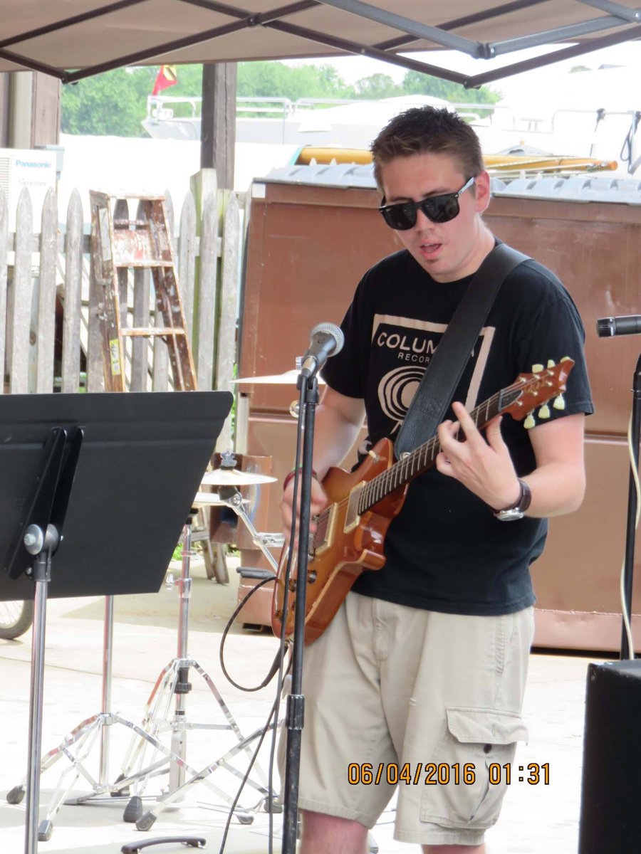 Straw Dogs (Straw_Dogs_Band) Twitter