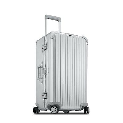 JUNGKOOK #BTS 160606 #JUNGKOOK #정국 RIMOWA luggage it's a [GIFT