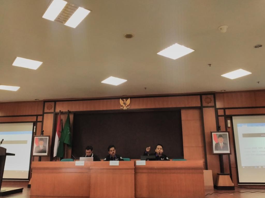 Pimpinan Sidang: Muammar Khadafi 
W. Pimpinan Sidang: M. Idsa 
Sekretaris Sidang: M. Ibnu Khamdi 
#kongreshmjkpiumy