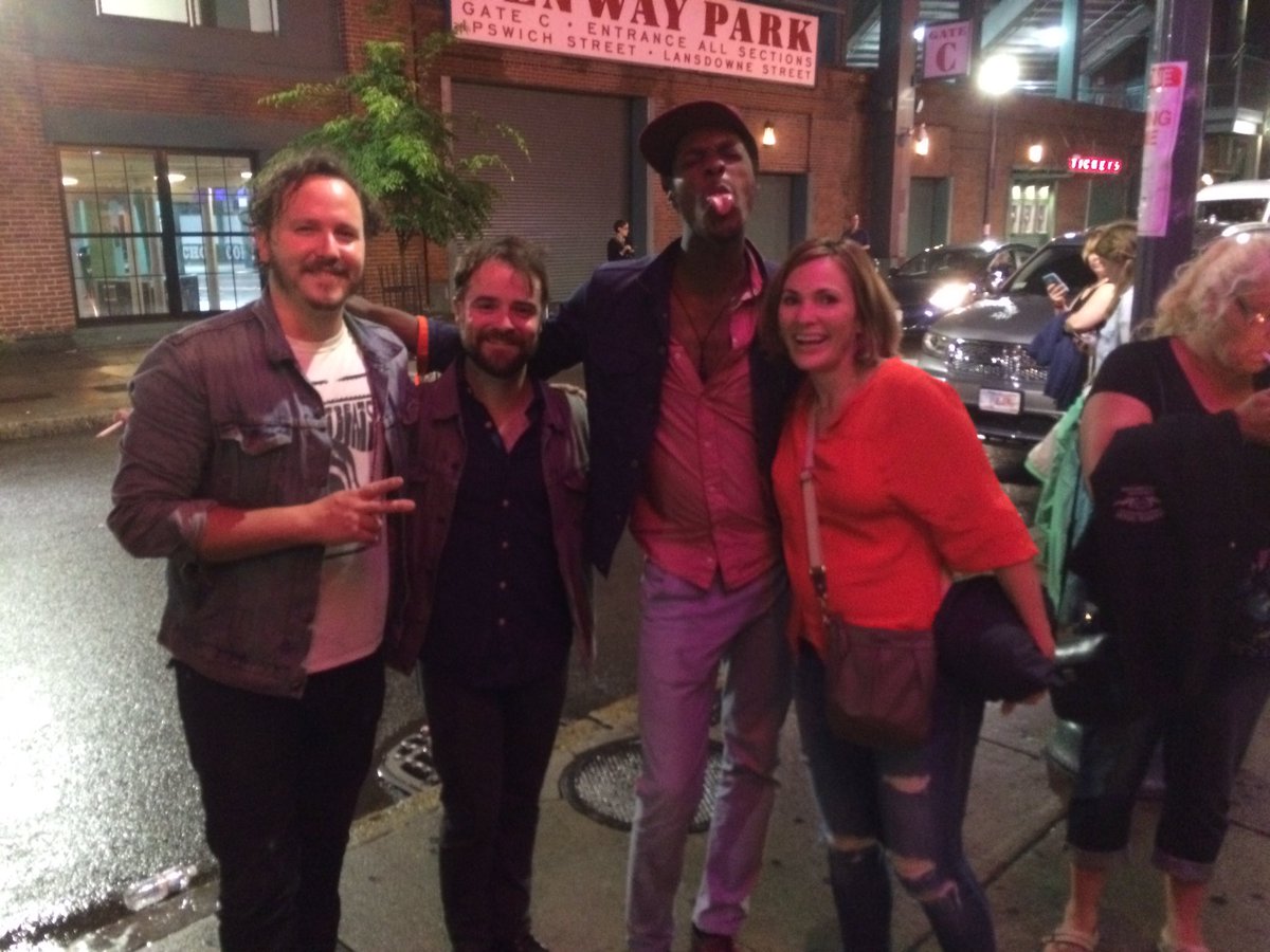 MattyPetros's tweet photo. Nightcap to a great weekend; Sunday evening with #Nathanielrateliff and @jnpetros at #hobboston https://t.co/7TQw9GlgBc