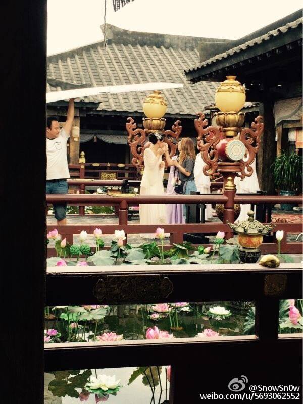Vickryslove's tweet photo. Victoria filming #oncepromised #fx https://t.co/DQD5KoJQs4