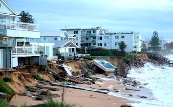 realestate_au's tweet image. It was a wild weekend in Sydney 🌧 Here are 5 dramatic property photos from the storm. rea.to/2qmlf