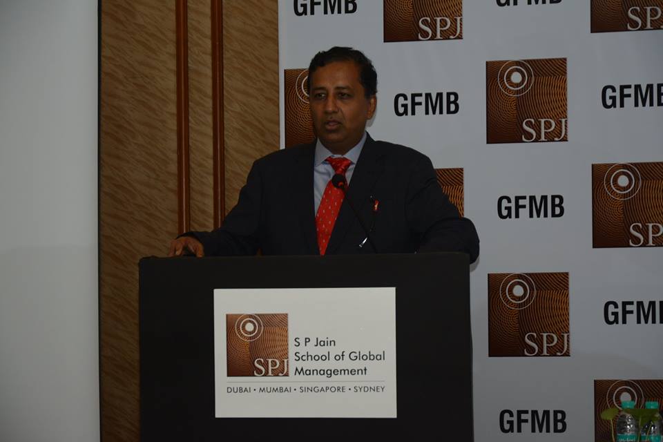 SPJainGlobal's tweet photo. Prof. #ParimalMerchant's take on #FamilyManagedBusiness(FMB) over non-FMBs https://t.co/VYNPH3VwJB https://t.co/Q0KkUAh9UR