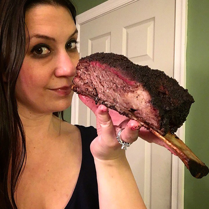 <a href="/MeatChurch/">Meat Church ™</a> #holycow seasoned #shortribs on the #biggreenegg today folks! Who's hungry?🔥 <a href="/BGE_nation/">BGEnation</a> <a href="/BigGreenEgg/">Big Green Egg</a>