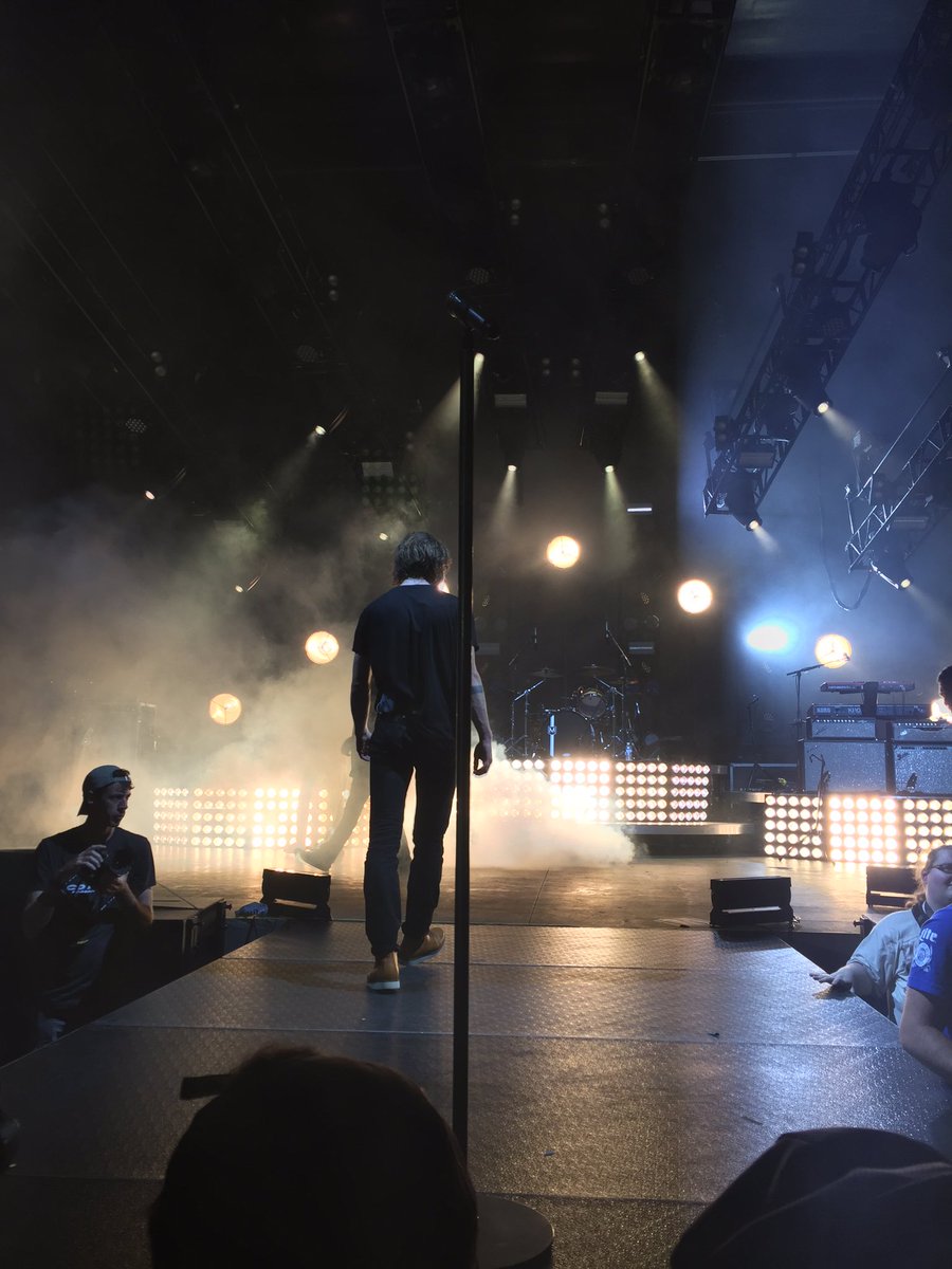 BranNguyen15's tweet image. When @CageTheElephant is lit🔥 #tellmeimpretty