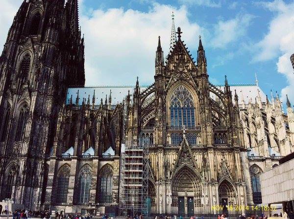 GermanyinIndia's tweet photo. 1/8: #MyFavGermanCity #photocontest: 8 Shortlisted entries. Have you VOTED yet? By @Mr_Bagul #Cologne https://t.co/NNOd1TfMf1
