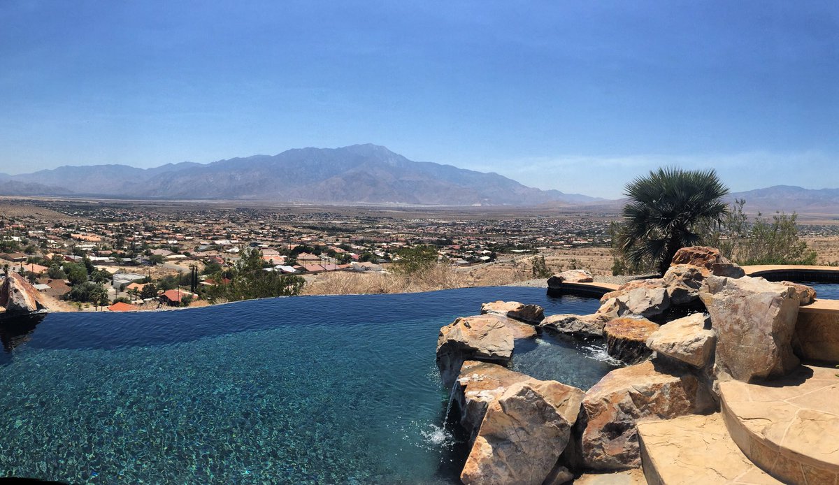 LoveLeeJ's tweet photo. Our view from the hilltop. 🌵🌵🌵🌵     📷 by @mandyr512 #palmdesert #friendgetaway #infinitypool #whataview #takemeback https://t.co/AldyJyweC6