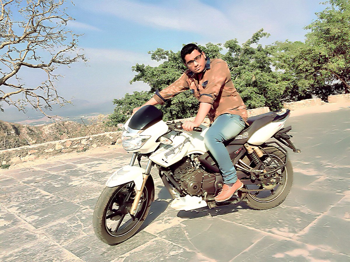 Rahil Vahora tweet media