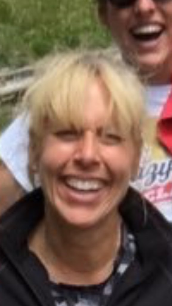 AverageCelery's tweet photo. @joeydiekelman nah your mom's hair is https://t.co/J2R6mnyyhw