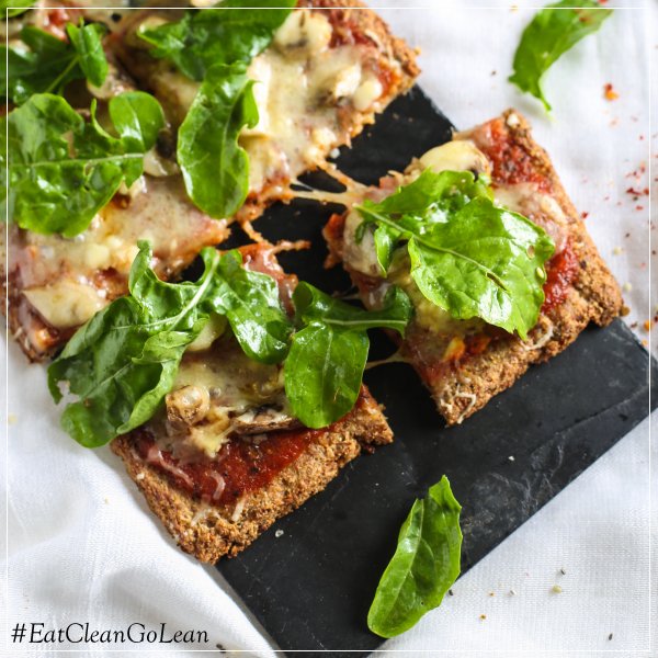 ThePantryMumbai's tweet photo. Start the week with some 'Flower Power!' The gluten-free, guilt-free 'pizza'  from the #EatCleanGoLean menu. https://t.co/bK0kfT6bWs