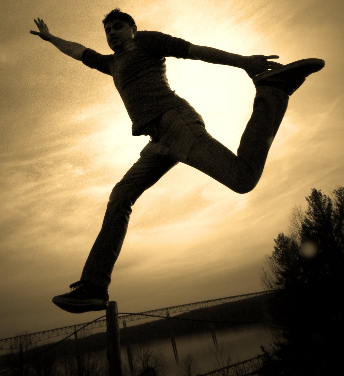 vinnie_velez's tweet photo. Less tweeting...more jumping over bridges and whatnot of late.  Hello out there again and much love. xxVinnie #jump https://t.co/N1g3PFrcuT