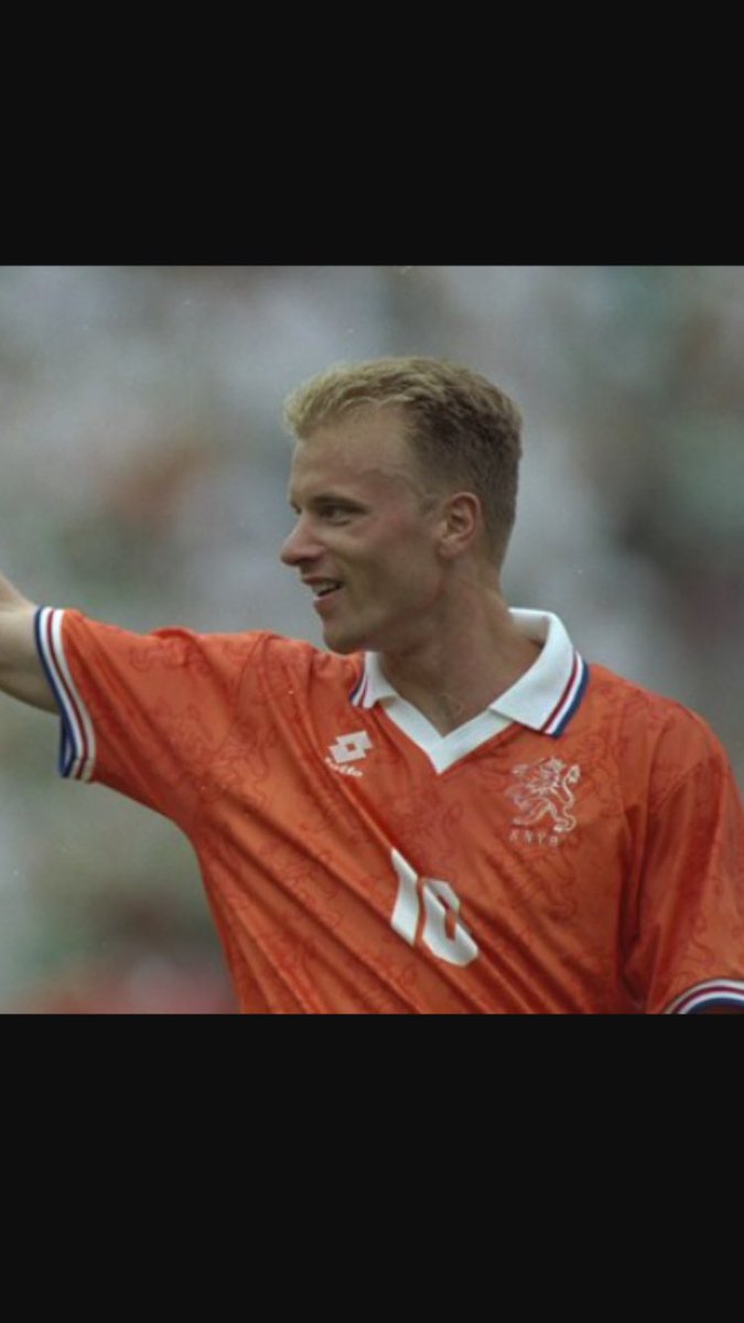 MattePersson85's tweet photo. 4dagartillEM! Godmorgon Dennis! #DennisBergkamp#Amsterdam #nederländerna#anfallare#10 #gunners#flygnijagtarbåten https://t.co/321uBwMrta