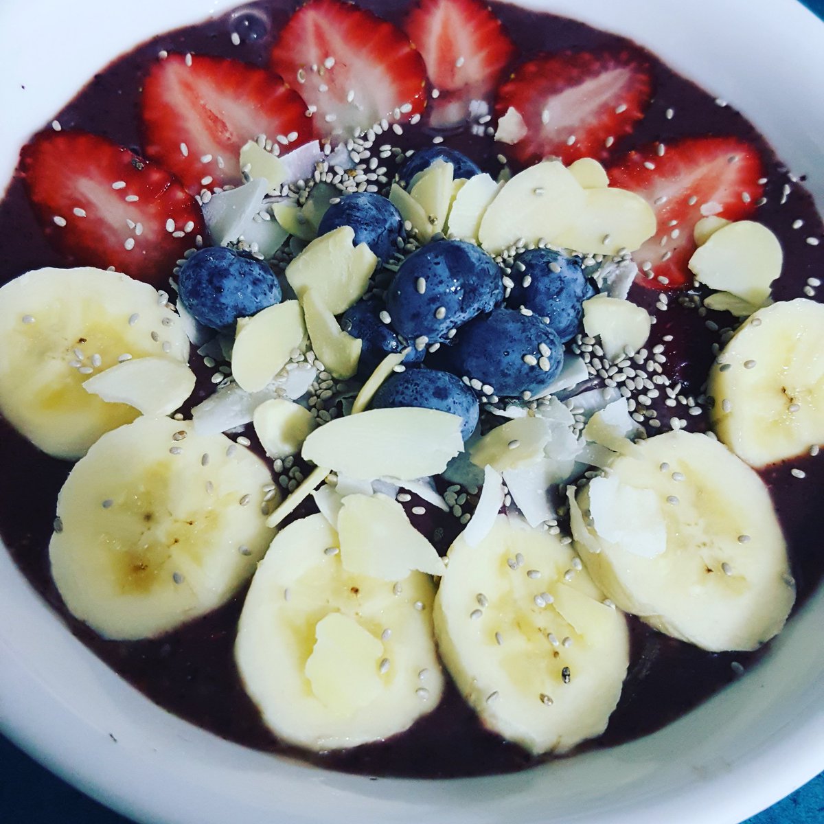 MissMixUp's tweet photo. #smoothiebowladdiction https://t.co/jdc1xmH167