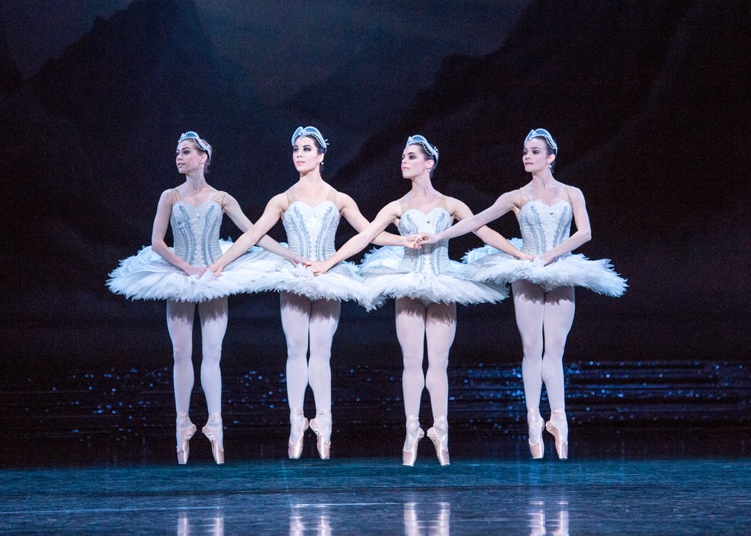 theage_photo's tweet photo. Magic of Swan Lake returns to #Melbourne with Stephen Baynes’ masterful interpretation @TheAusBallet #ballet https://t.co/hxtmOstKxK