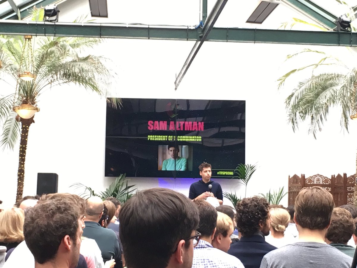 aurelienTwt's tweet photo. Sharp insights and tips from a generous @sama for a #tfspecial @_TheFamily. #DoLessButBetter #FrenchCreativity👌 https://t.co/WgJirh9kH7