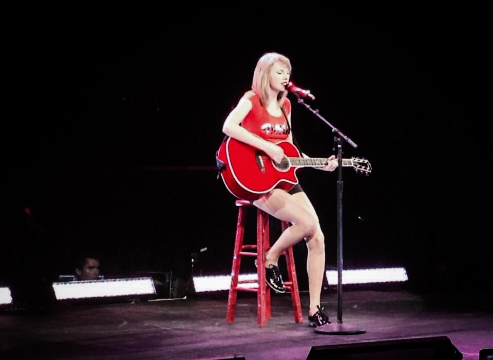 dadadidoddu's tweet image. Never forget. #2YearsOfRedTourMNL #SpinnrTaylorSwift
