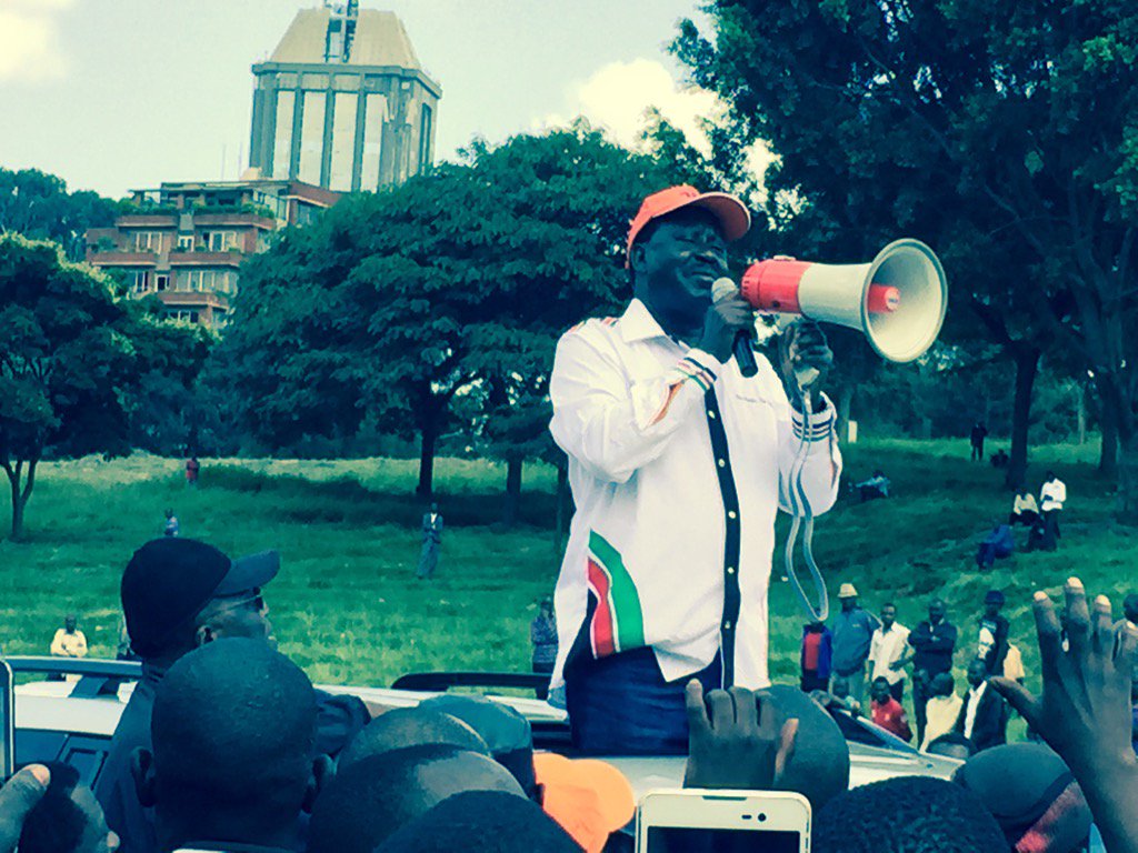 Rnagila's tweet photo. @RailaOdinga addressing crowd 'the courts have ruled in our favor' #iebcprotest https://t.co/jc9mM1Mzt6