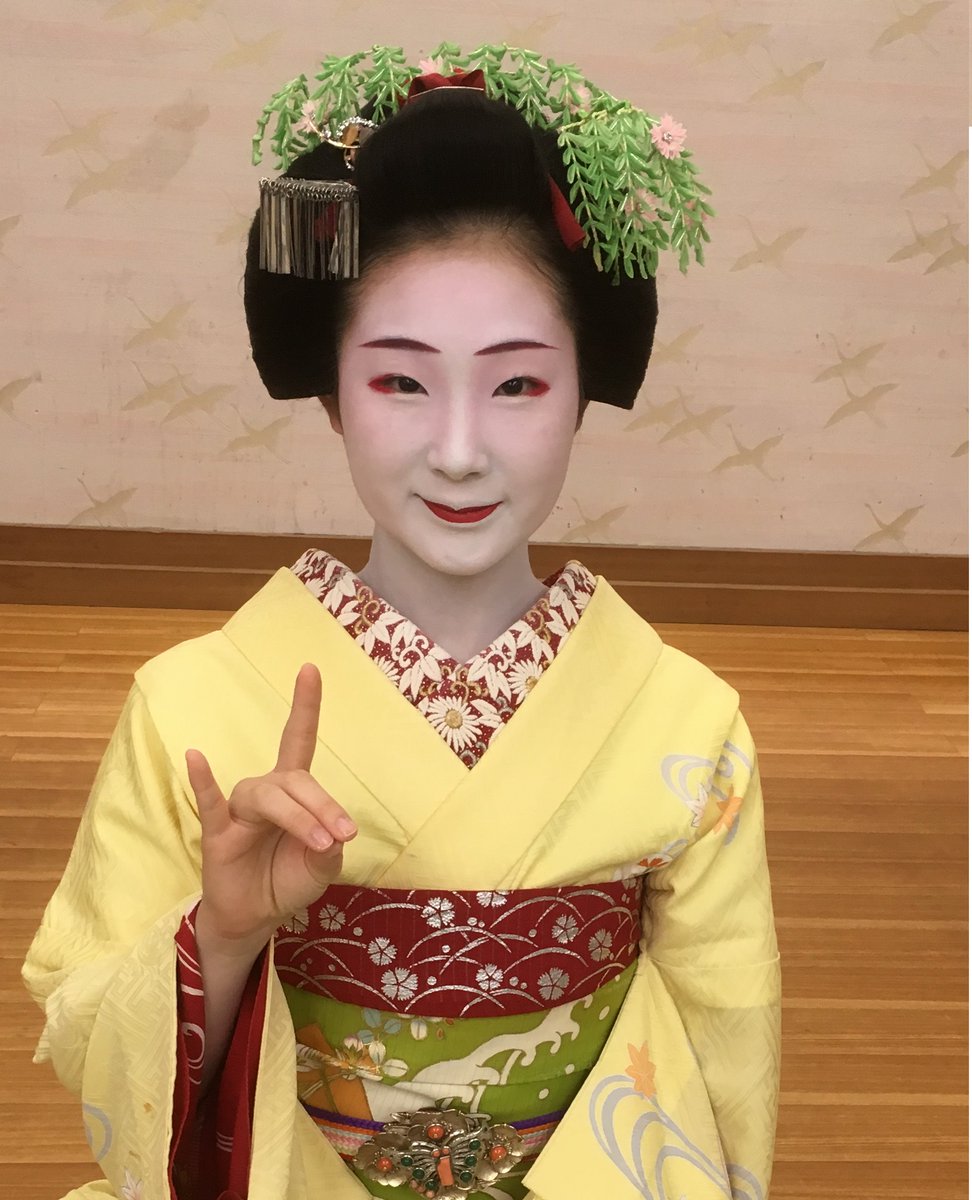 京都宮川町舞妓とし恵美さん