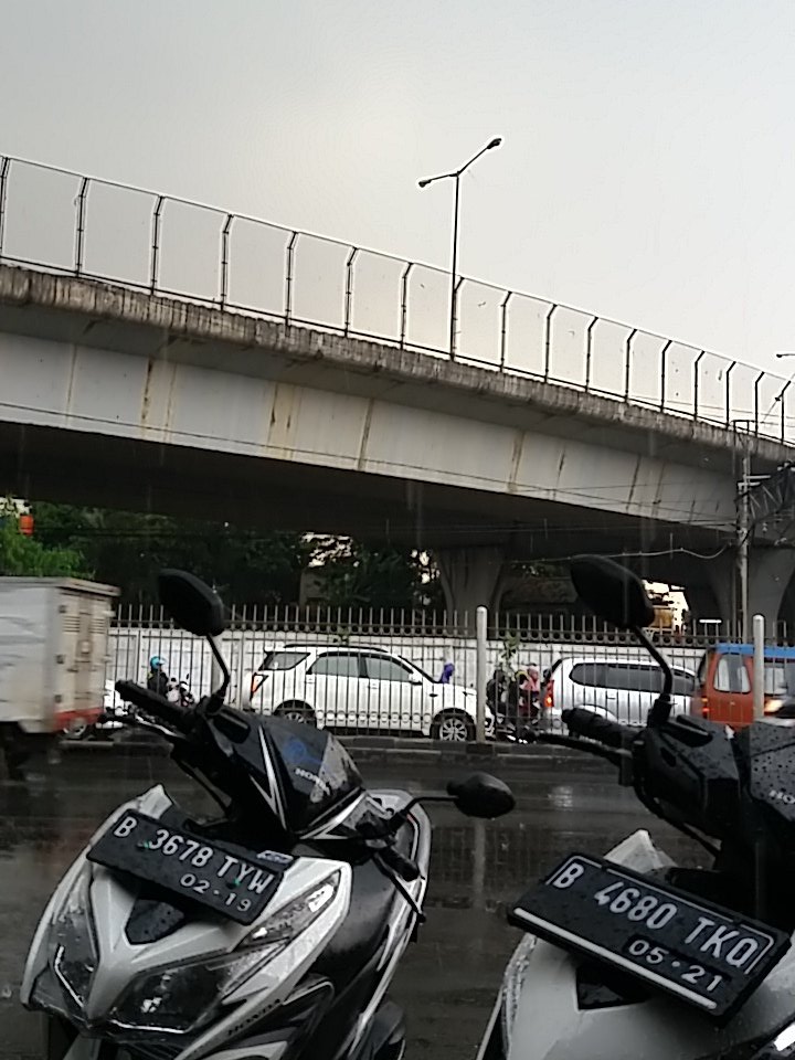 aynocell's tweet image. Kehujanan d terminal pondok kopi....