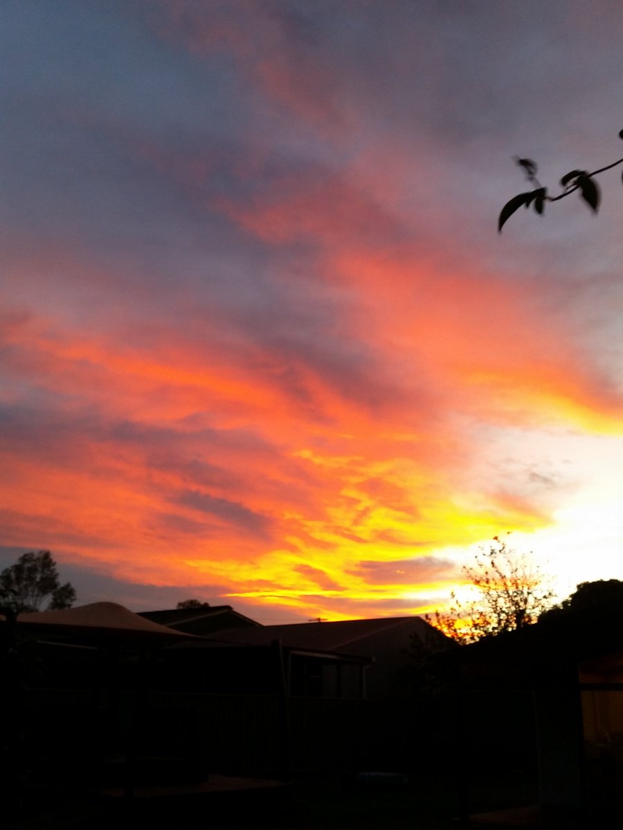 rhiannonhs85's tweet photo. Toowoomba sunrise.
ECEC life.extra hours.only just home.weekends worked.we are educators recognize us too! https://t.co/5OzqyB5TuA