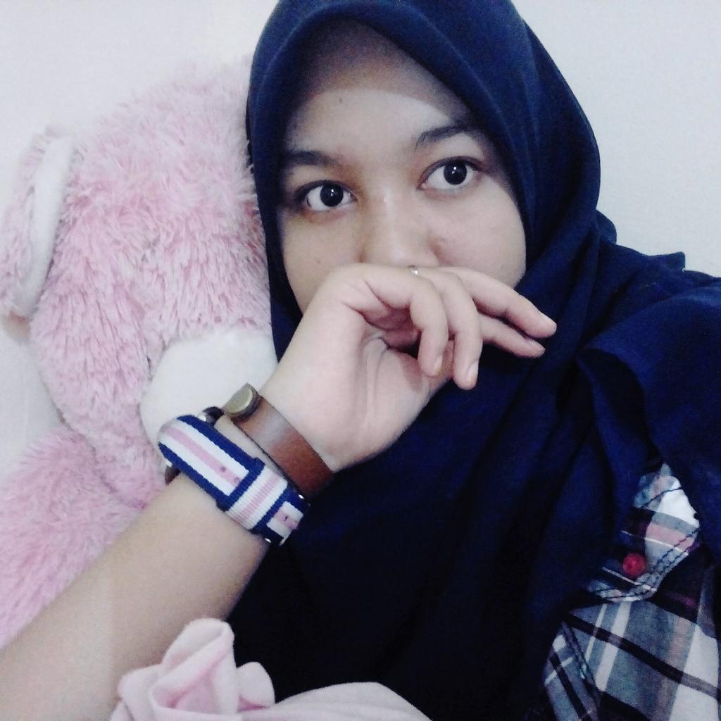 DeviolaFitrah's tweet image. Nyerah!!!