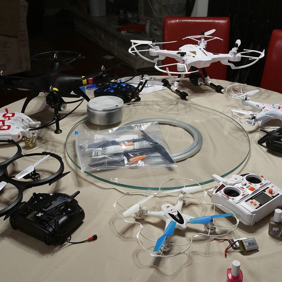 qualitydrones's tweet photo. Img by IG @i_am_jkt Appears I have a #dronecollection going on. #drones #quadcopters https://t.co/qPyjTNbRjF