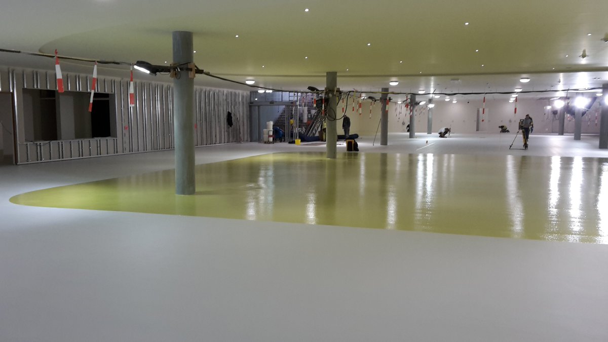 VLAQSynthetics's tweet photo. watergedragen Epoxycoating type VS 215 aangebracht in een fietsenstalling te @AmsterdamNL  #coatings #epoxy https://t.co/NcZswZ7ptg