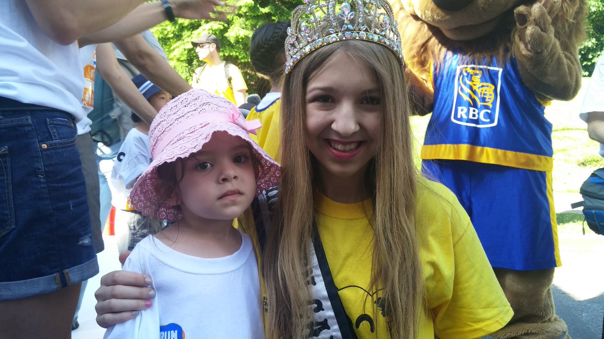 sammi_sewell's tweet photo. At the #RBCRunfortheKids #childrun stay tuned for more pics. #missteencanada #missteengalaxy @GalaxyPageants https://t.co/KA1Iq2fuLD