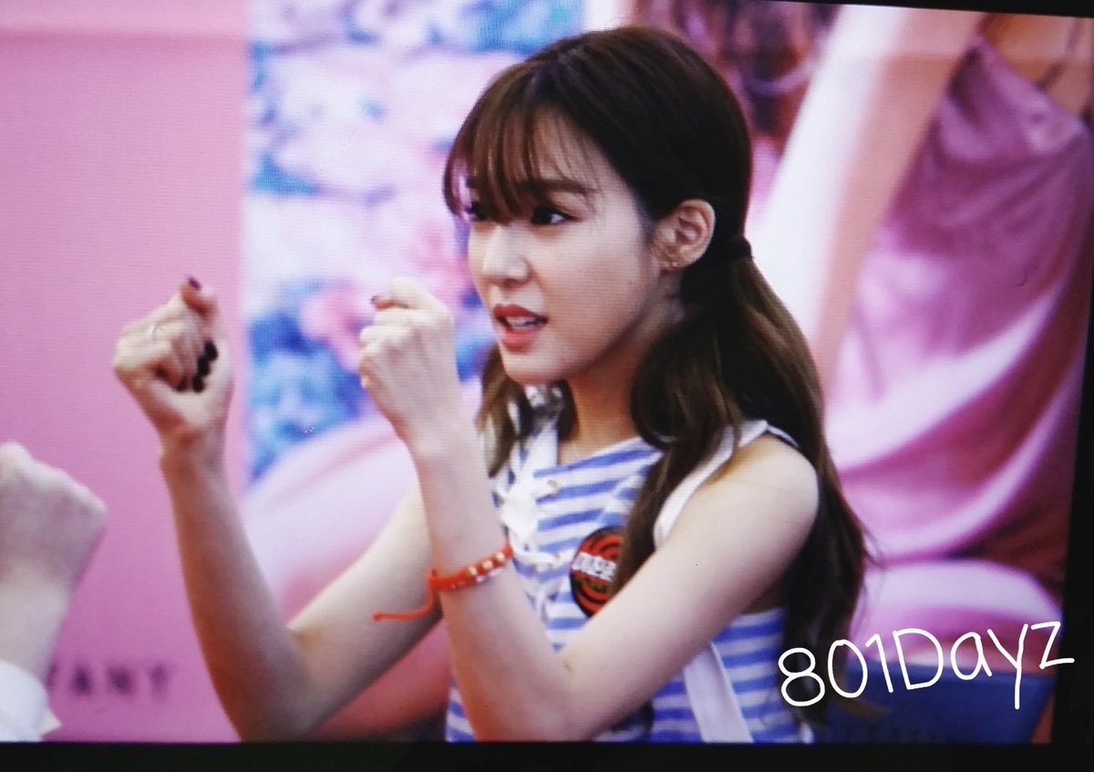 [PIC][06-06-2016]Tiffany tham dự buổi Fansign cho "I Just Wanna Dance" tại Busan vào chiều nay CkQeRRNUYAAR-mH