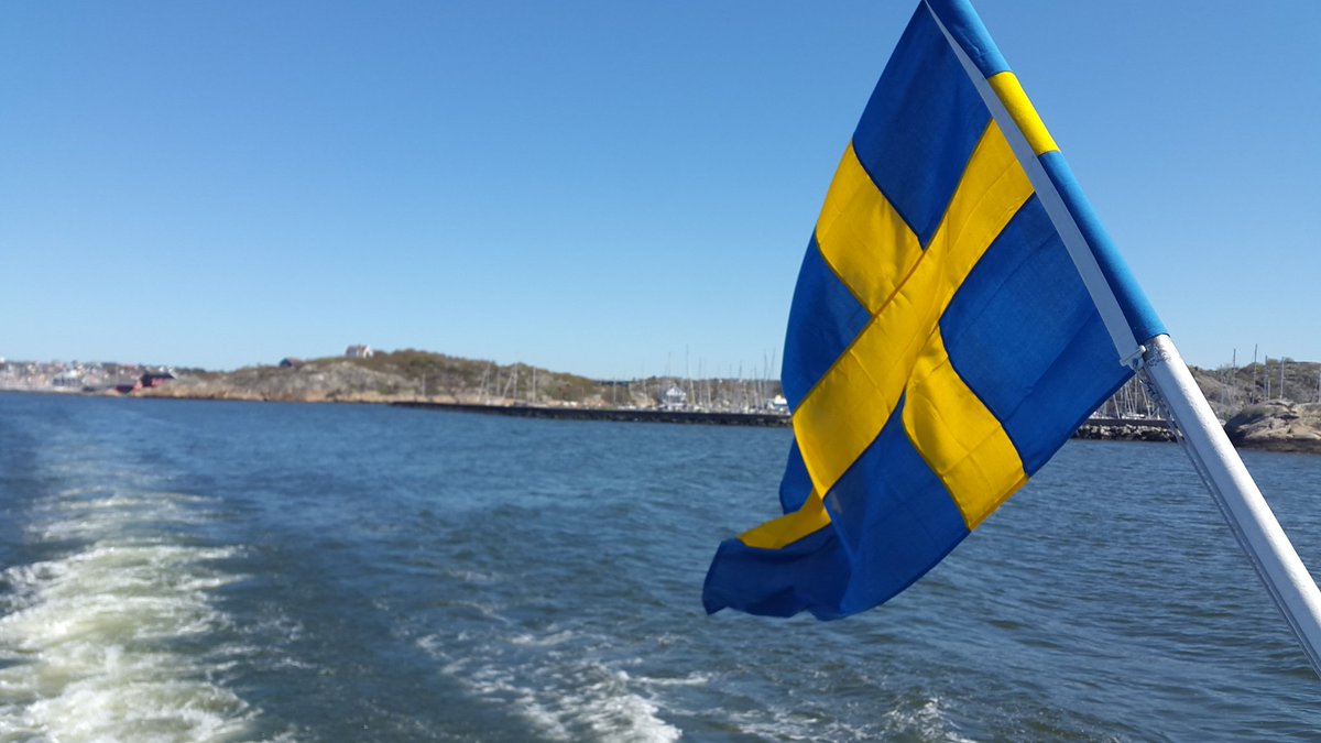anglonavia's tweet image. Happy Sweden Day! #svergiedagen #västkusten