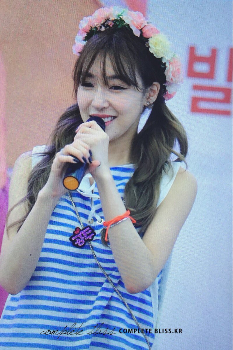 [PIC][06-06-2016]Tiffany tham dự buổi Fansign cho "I Just Wanna Dance" tại Busan vào chiều nay CkQfKheVEAAzCLP