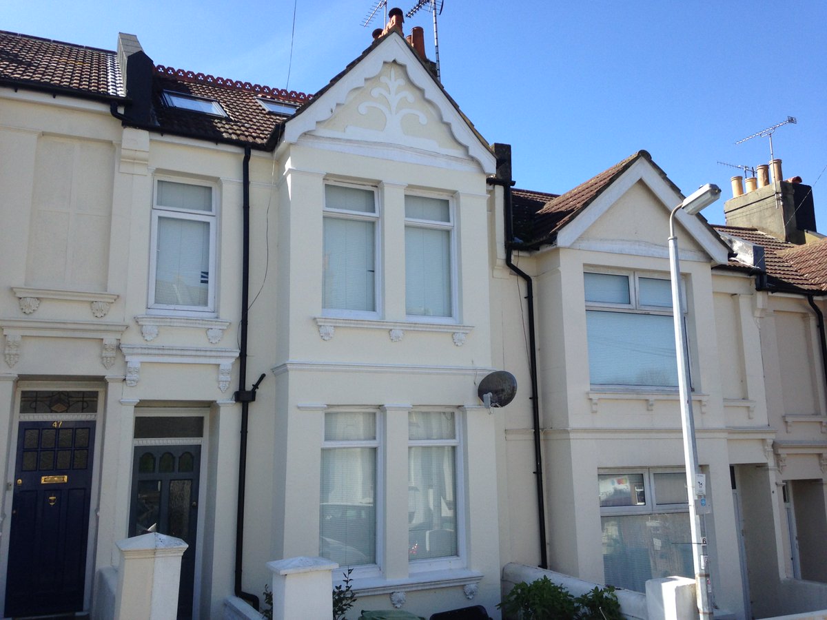 Sutherlands61's tweet photo. Super family home or great Buy To Let - You choose.  £520,000. Can be bought with tenants in situ or vacant https://t.co/F1RyjksNey