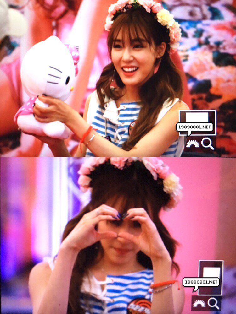 [PIC][06-06-2016]Tiffany tham dự buổi Fansign cho "I Just Wanna Dance" tại Busan vào chiều nay CkQfu93VEAAtbCh