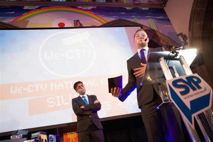 jays_the_one's tweet photo. Doesn't feel like 4 years ago @OfficialSYP @govindajeggy #WECTV https://t.co/UqiKtVDkp8