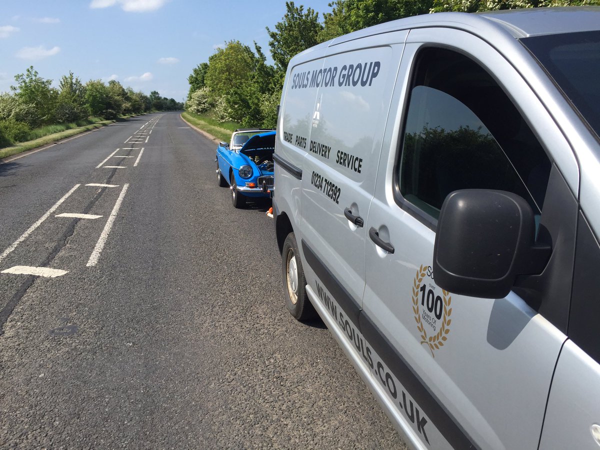 Customer rescued off of the A509 in his stunning #MGB #MGBRoadster #MG #olney