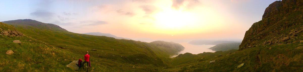 HemstockNick's tweet photo. Another cracking weekend in the lakes #priest-hole #bivi #sunrise. if you plan going make it a weekday #busy https://t.co/hVuWBpjLcK