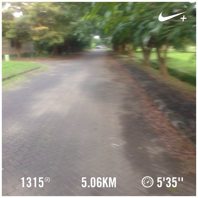 I just ran 5.06 km with Nike+. go.nike.com/07t4ei94 #nikeplus