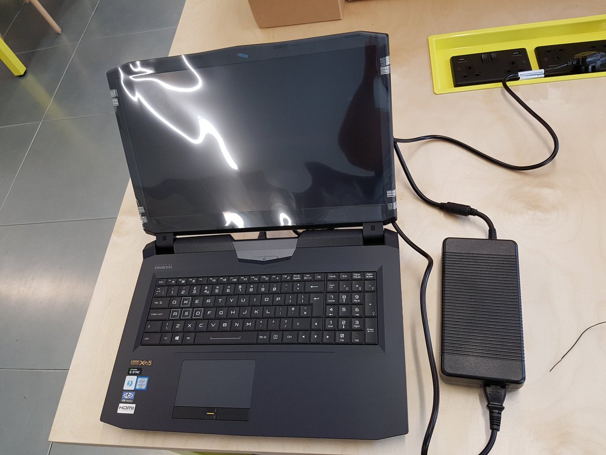 ManeeshJuneja's tweet image. #VR laptop for my #VRworkshop just arrived @keithgrimes