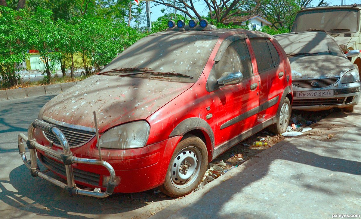 F1sasha's tweet photo. Would you buy a car that looks like this? RT YOUR selling tips & you could win a smartphone! https://t.co/yN6wqUN0Ok https://t.co/gl9sZTXmdn