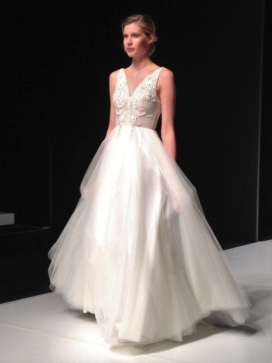 _walkinwardrobe's tweet photo. Glimpse of the finest in British bridal design their latest 'porcelain 2017' collection @Alanhann1 #walkinwardrobe https://t.co/kcZVSTOp4k